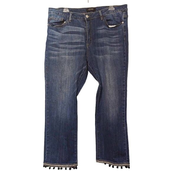 Women's Judy Blue Medium Wash Cropped Straight Fit Tassel Hem Jeans 1XL - Picture 2 of 16